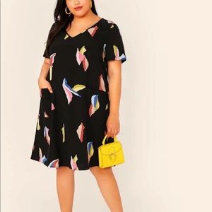 PLUS V NECK POCKET FRONT DRESS